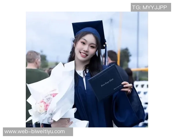 王芙蕖分享NCAA西北大学新赛季定妆照迎接第三年挑战尽享球场乐趣 王芙蕖分享NCAA西北大学新赛季定妆照迎接第三年挑战尽享球场乐趣