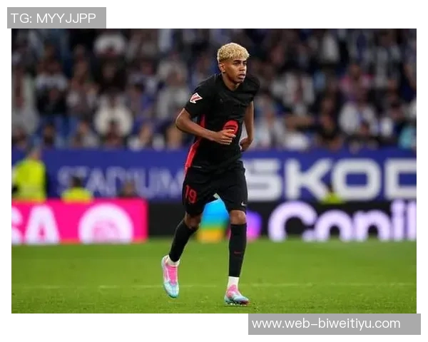 巴萨三叉戟分析:亚马尔稳居首发中锋与左翼位置竞争白热化 巴萨三叉戟分析:亚马尔稳居首发中锋与左翼位置竞争白热化